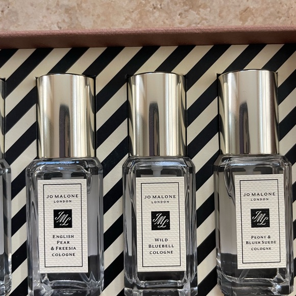 Jo Malone Gift Box - Picture 6 of 6